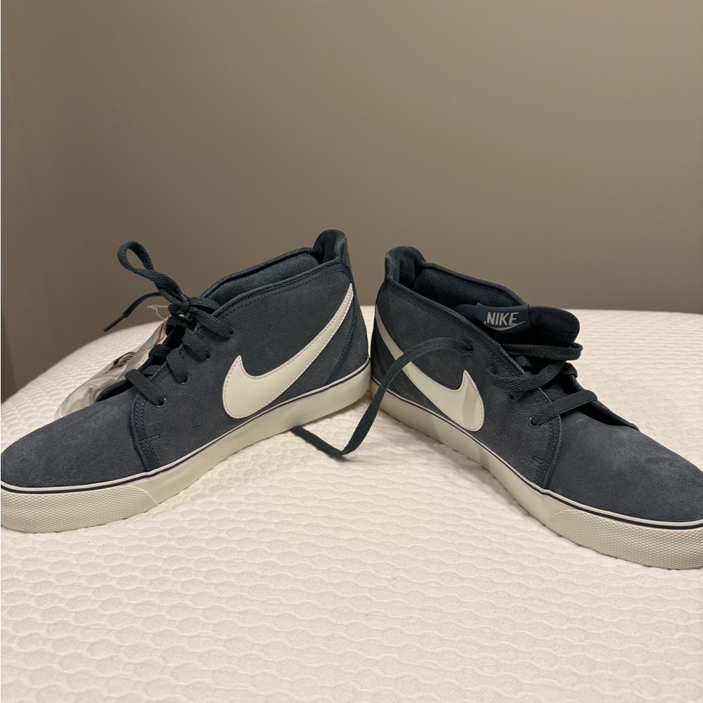Nike Men's Dark Gray/Blue and White High-Top Sneakers